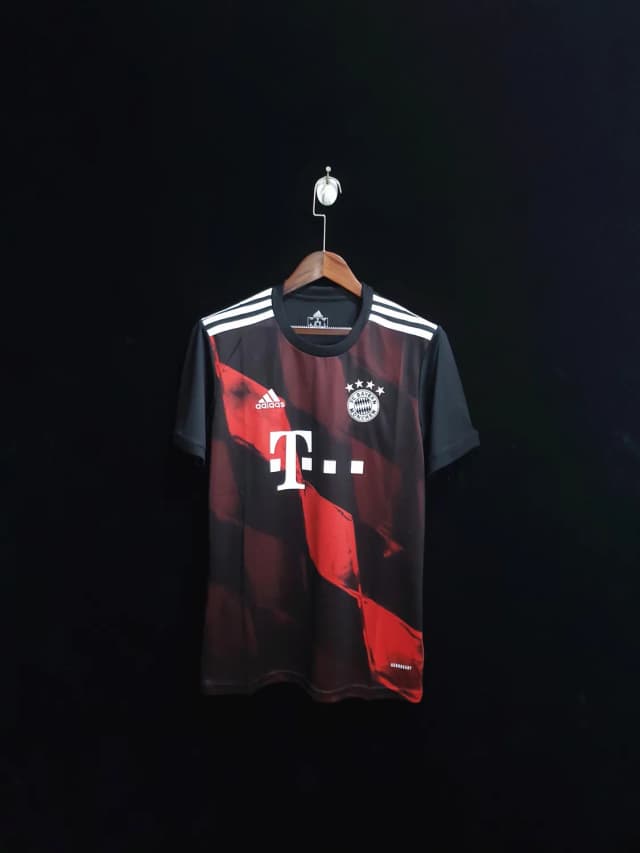 20-21 Bayern Munich third away